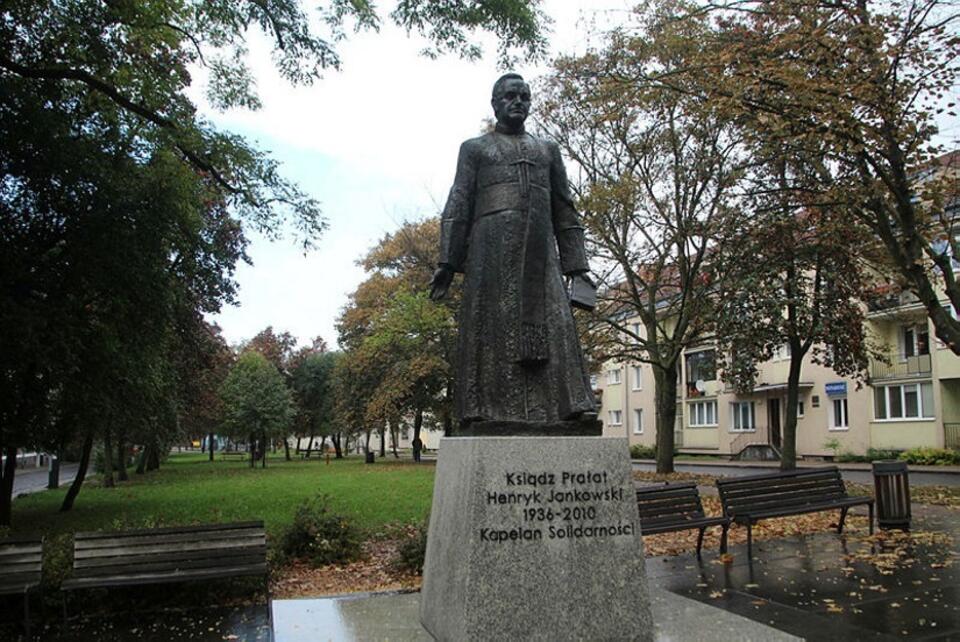 Pomnik ks. Henryka Jankowskiego  / autor: fratria