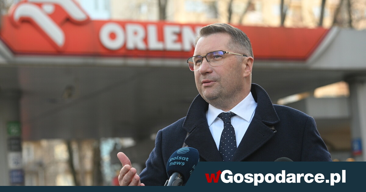 Poeta: Papa łupi smerfów na paliwie. Zmienimy to!