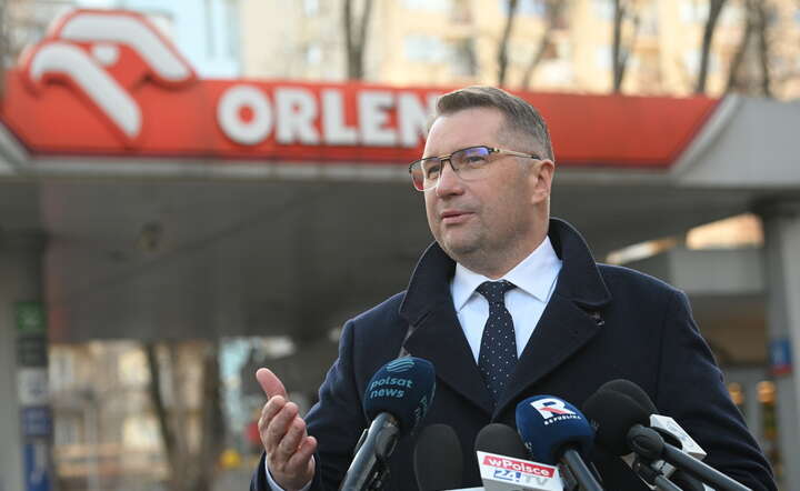 Czarnek: Tusk łupi Polaków na paliwie. Zmienimy to!