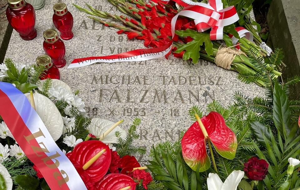 Grób Michała Falzmanna na Cmentarzu Powązkowskim w Warszawie / autor: Zuzanna Falzmann/Twitter