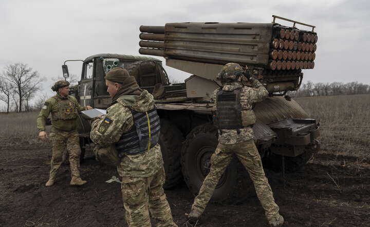 Ukraińscy żołnierze w okolicach Doniecka / autor: PAP/EPA/YAKIV LIASHENKO