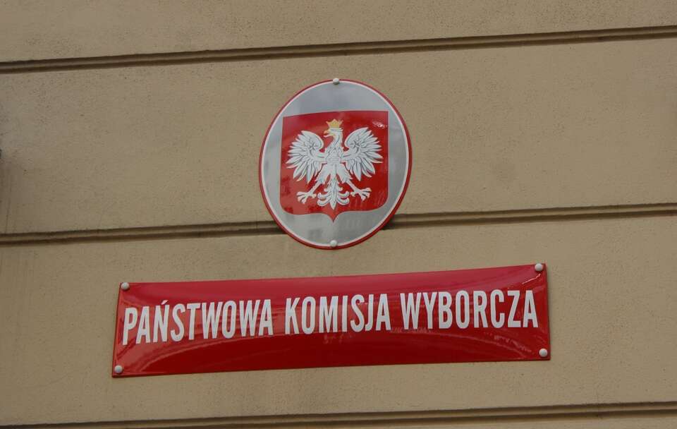 Chcą "zagłodzić" opozycję? PKW zmniejsza subwencję dla PiS