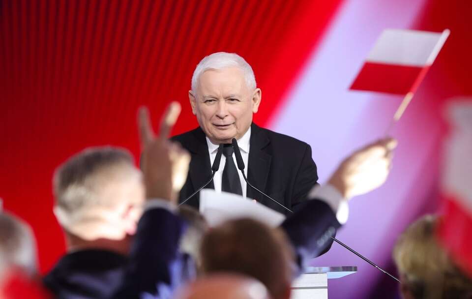 Prezes PiS Jarosław Kaczyński przemawia na zakończenie konwencji / autor: PAP/Rafał Guz