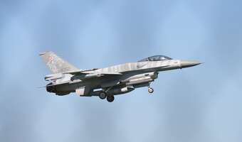 Wojsko wstrzymuje loty szkoleniowe na F-16
