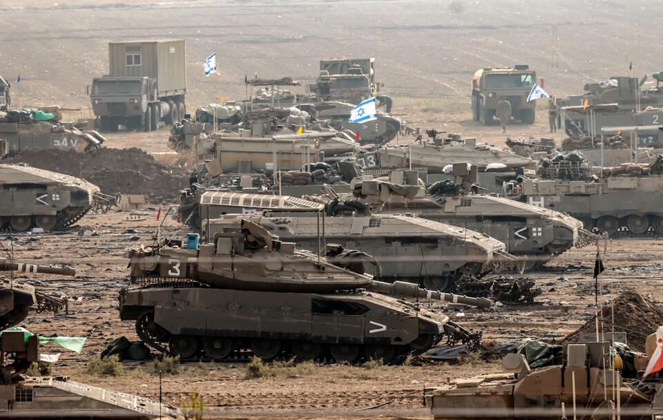 Izraelskie czołgi / autor: PAP/EPA/HANNIBAL HANSCHKE