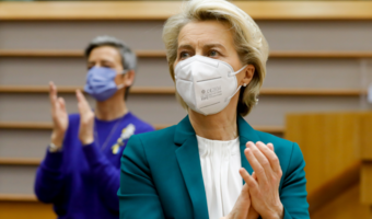 Von der Leyen: Ukraińcy podtrzymują pochodnię wolności