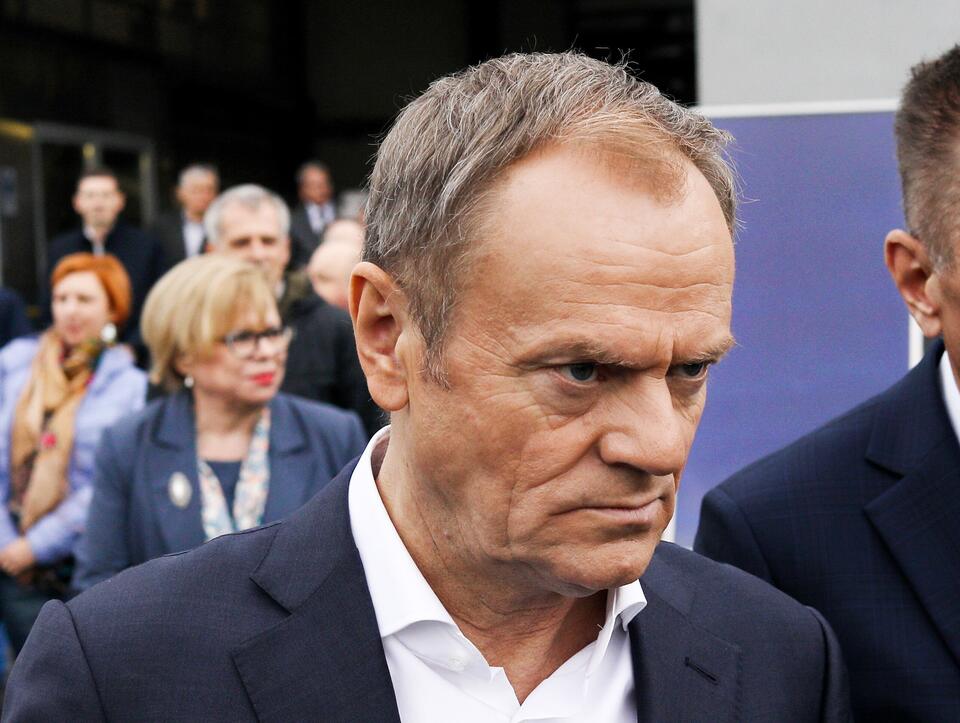 Przewodniczący Platformy Obywatelskiej Donald Tusk podczas spotkania w Raciborzu, 21 bm.  / autor: PAP/Zbigniew Meissner