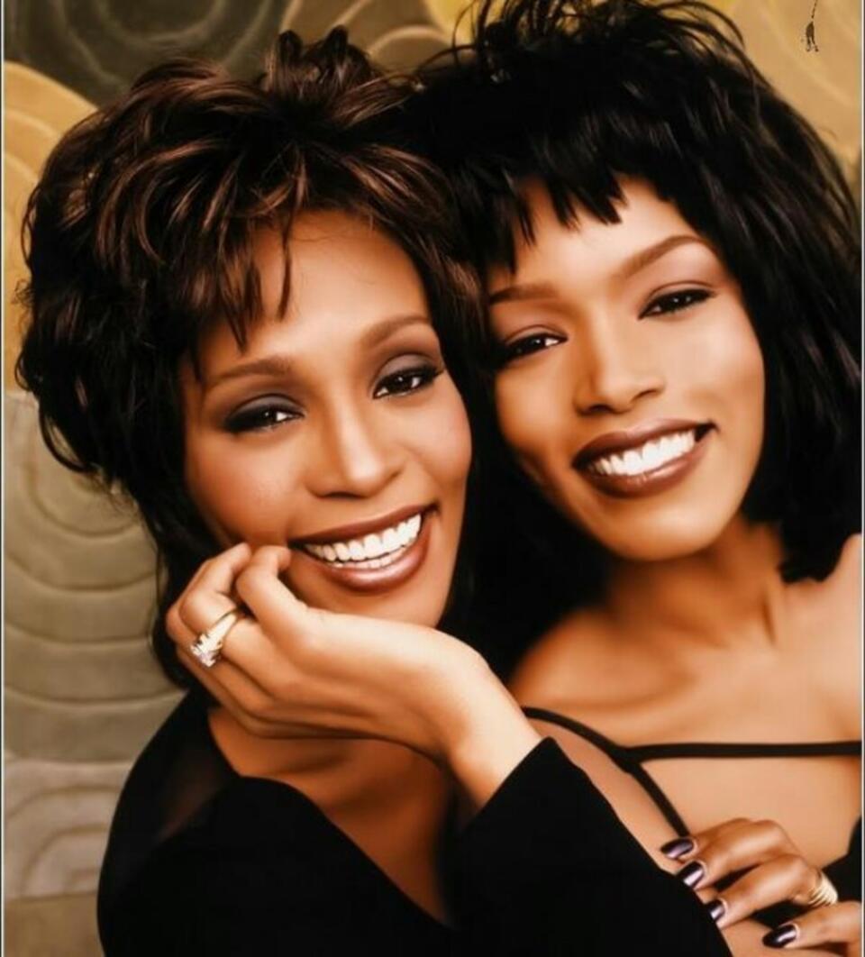fot. Whitney Houston i Angela Bassett / materiały prasowe