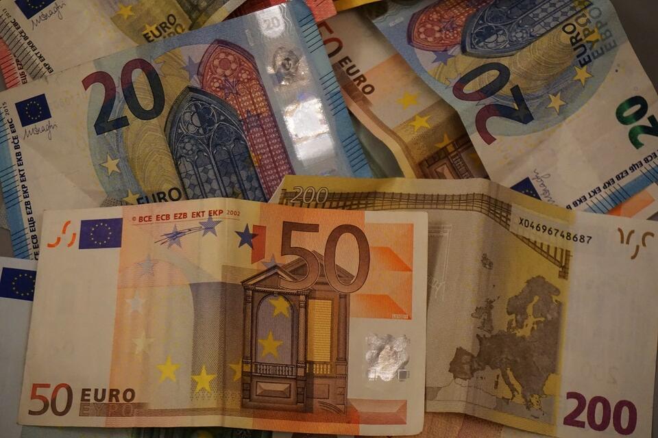 Banknoty euro / autor: Fratria