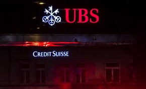 Megafuzja. Odwieczny rywal przejmie bank Credit Suisse?