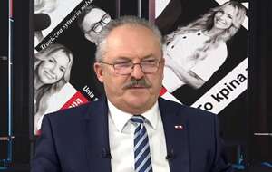 Marek Jakubiak (na zdjęciu) zabrał głos na temat ataku na prezydenta ws. SAFE / autor: Telewizja wPolsce24