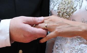Nowy podatek dotknie ślubów - skarbówka łupi nowożeńców