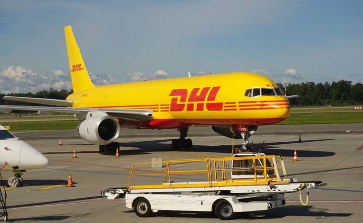 Samolot DHL na lotnisku w Rydze / autor: Fratria / MK