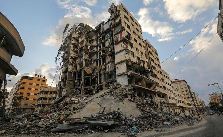 zniszczenia w Gazie po odwecie rakietowym Izraela* / autor: EPA/PAP