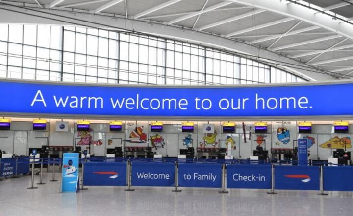 Pusty terminal 5 na lotnisku Heathrow w Londynie, 14 marca 2020 r. Przyszłość British Airways i innych linii lotniczych jest zagrożona, ponieważ globalne podróże znacznie spadły z powodu koronawirusa                  / autor: PAP/EPA/ANDY RAIN