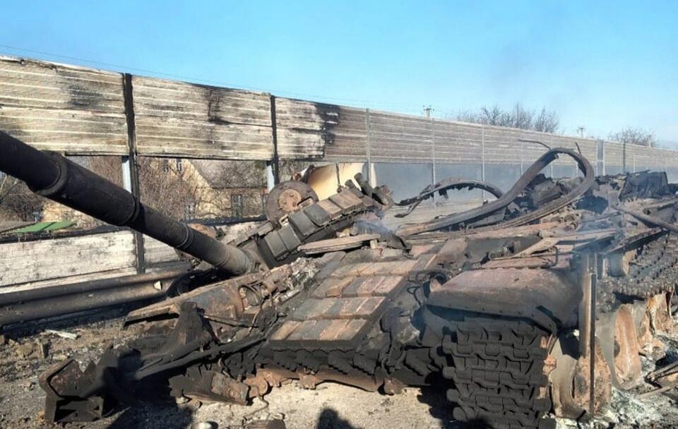 Zniszczony rosyjski czołg T-72 / autor: armyinform/CC/Wikimedia Commons
