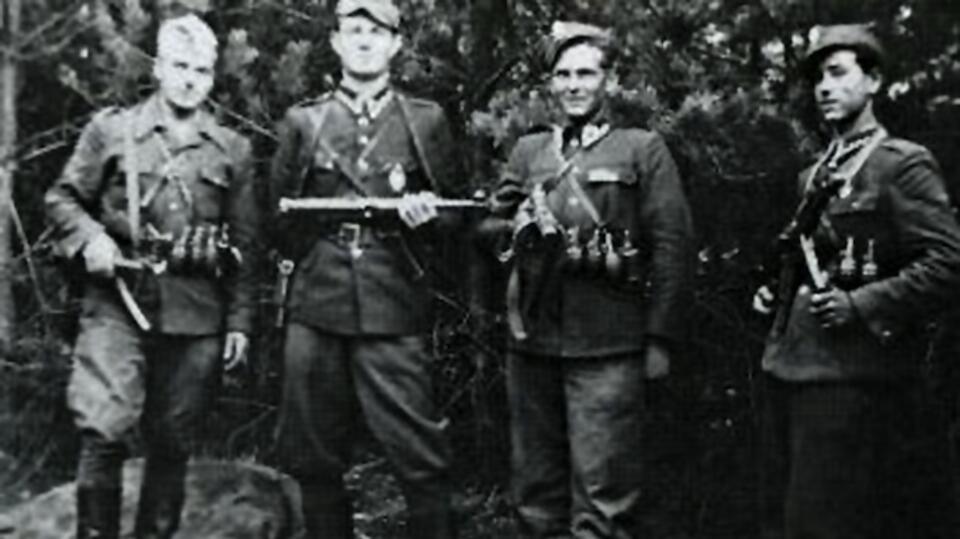 Żołnierze partyzantki antykomunistycznej: "Tarzan", "Żelazny", "Sokół" i "Krzewina" fot. Wikimedia Commons