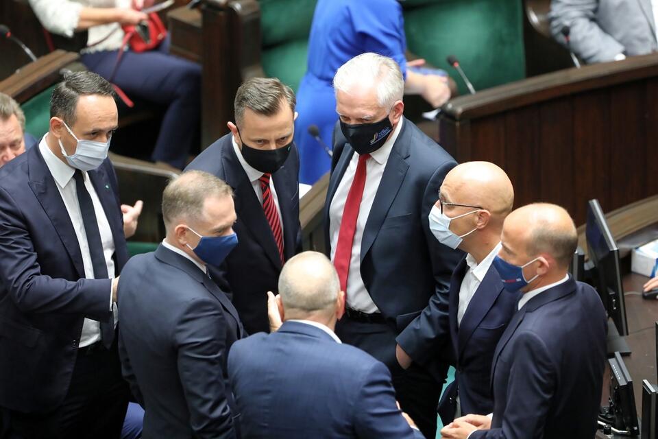 Jarosław Gowin z politykami opozycji / autor: PAP/Wojciech Olkuśnik
