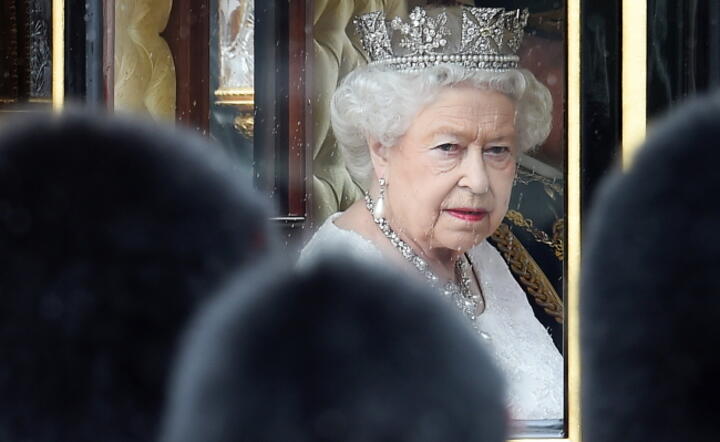 Królowa Elżbieta II zasiadała na brytyjskim tronie od 1952 roku / autor: PAP/EPA/Andy Rain