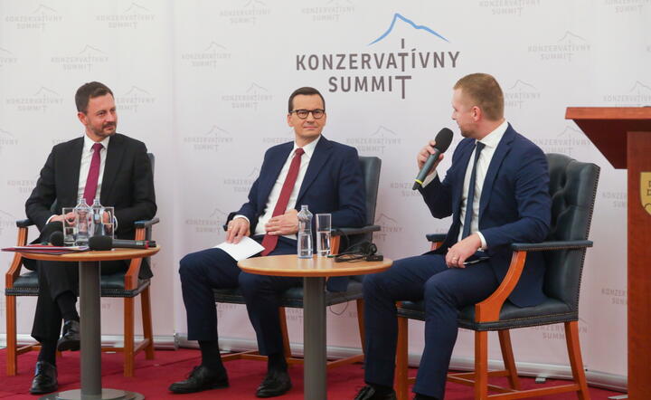 Mateusz Morawiecki, Eduard Heger, Michal Magusin, podczas II Szczytu Konserwatywnego w Bratysławie, 19 bm. / autor: PAP/Albert Zawada