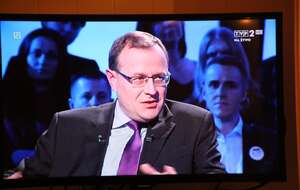 Prof. Antoni Dudek (archiwalne zdjęcie, kadr z programu TVP2) / autor: Fratria