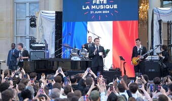 Sondaże są fatalne, ale Macron nie planuje dymisji