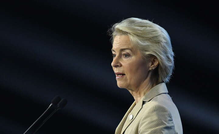 Władze UE, z Ursulą von der Leyen na czele (na zdjęciu) deklarują, że chcą zapewnić młodym tańsze mieszkania, ale robią wszystko, by były one droższe / autor: PAP/Adam Warżawa