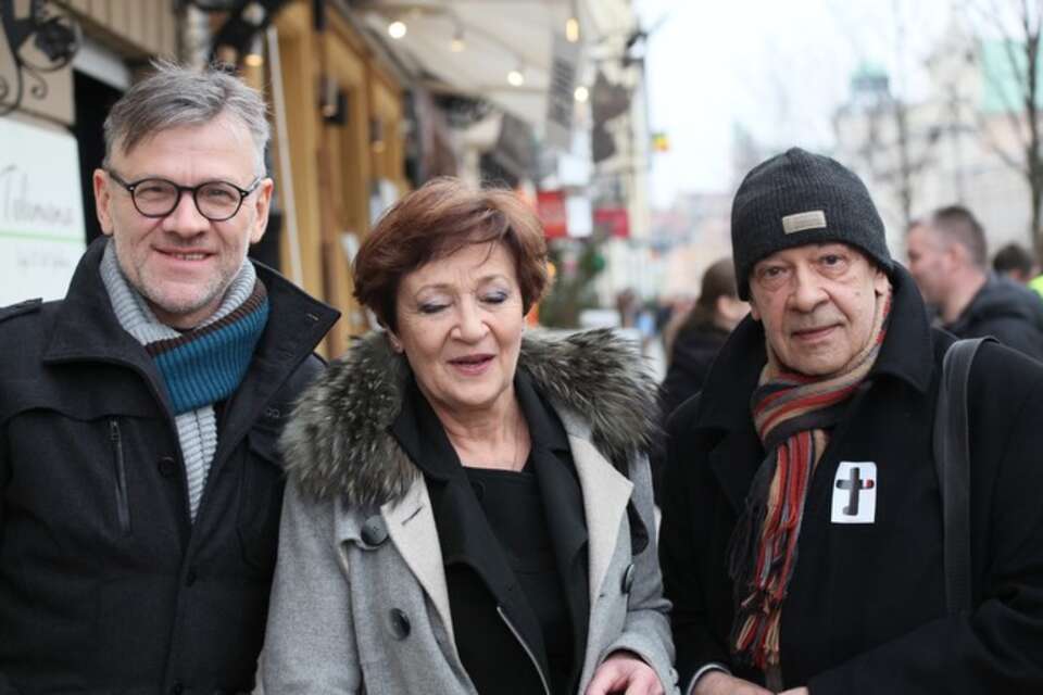 Na zdj. Maciej Pawlicki (producent filmu), Ewa Dałkowska (zagra Marię Kaczyńską) i reżyser Antoni Krauze. Fot. fundacjasmolensk2010.pl / Artur Wożniakowski