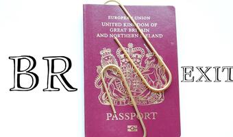 Wlk. Brytania: Nowe paszporty wywołały burzę w mediach