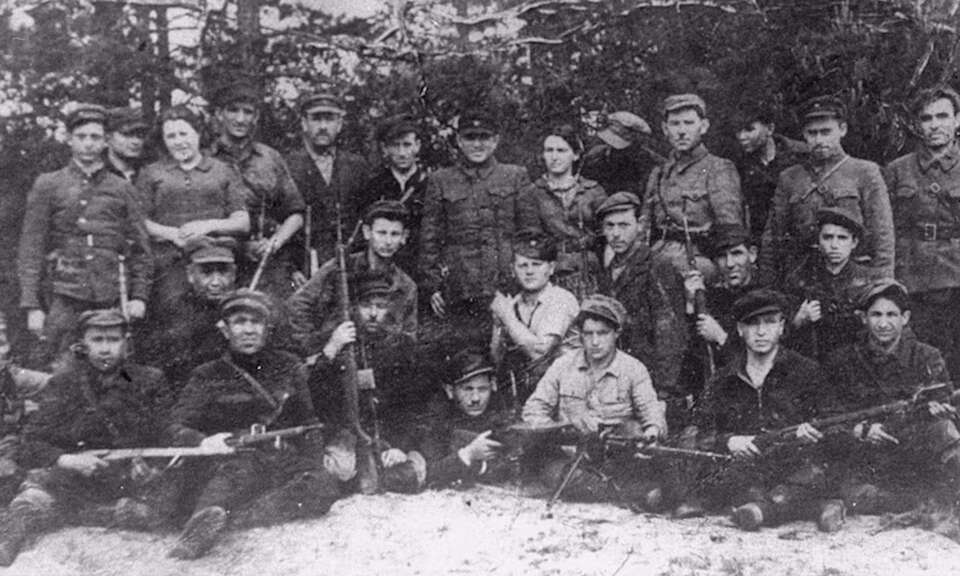 Partyzanci z oddziału Bielskich / autor: Domena publiczna