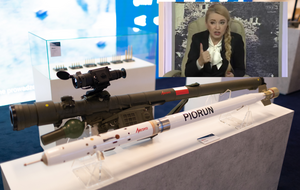 Rakieta Piorun i europoseł Marta Wcisło  / autor: Fratria/lublin.tvp.pl