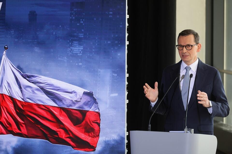 Premier Mateusz Morawiecki podczas konferencji prasowej na stadionie PGE Narodowy w Warszawie / autor: PAP/Paweł Supernak