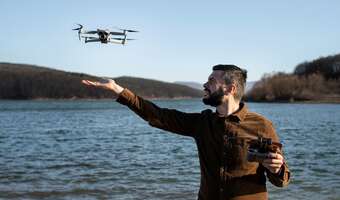 Kuriozalne zapisy w polisach OC dla właścicieli dronów