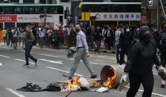 Hongkong: Kolejne protesty. Gaz łzawiący w użyciu