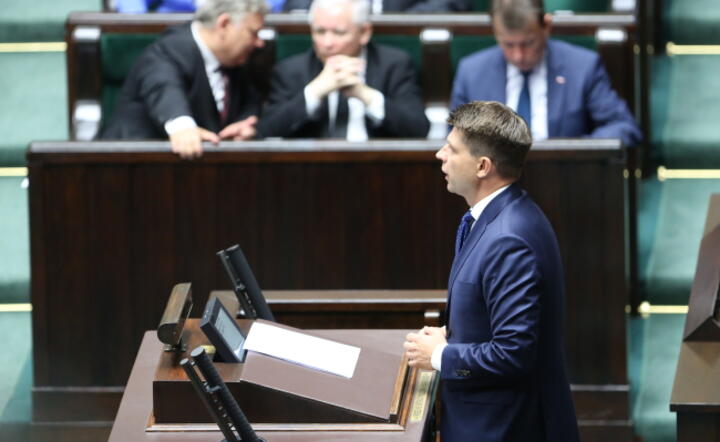 Sejmowe wystąpienie lidera Nowoczesnej Ryszarda Petru, fot. PAP/ Leszek Szymański
