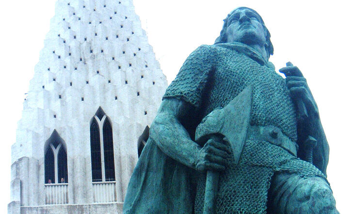 Pomnik islandzkiego bohatera narodowego w Rejkyaviku fot. www.freeimages.com