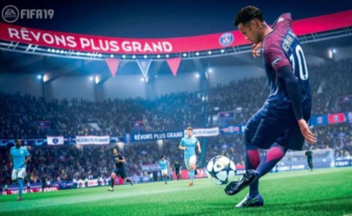 Kadr z hitowej gry 'FIFA19', która odniosła w 2018 r. ogromny sukces finansowy / autor: materiały promocyjne