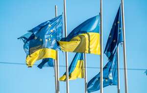  Flagi UE i Ukrainy / autor: Fratria
