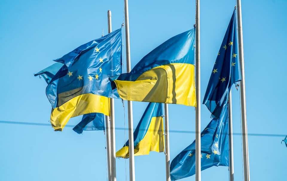  Flagi UE i Ukrainy / autor: Fratria