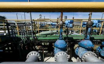Bloomberg: UE planuje embargo na ropę z Rosji do końca roku
