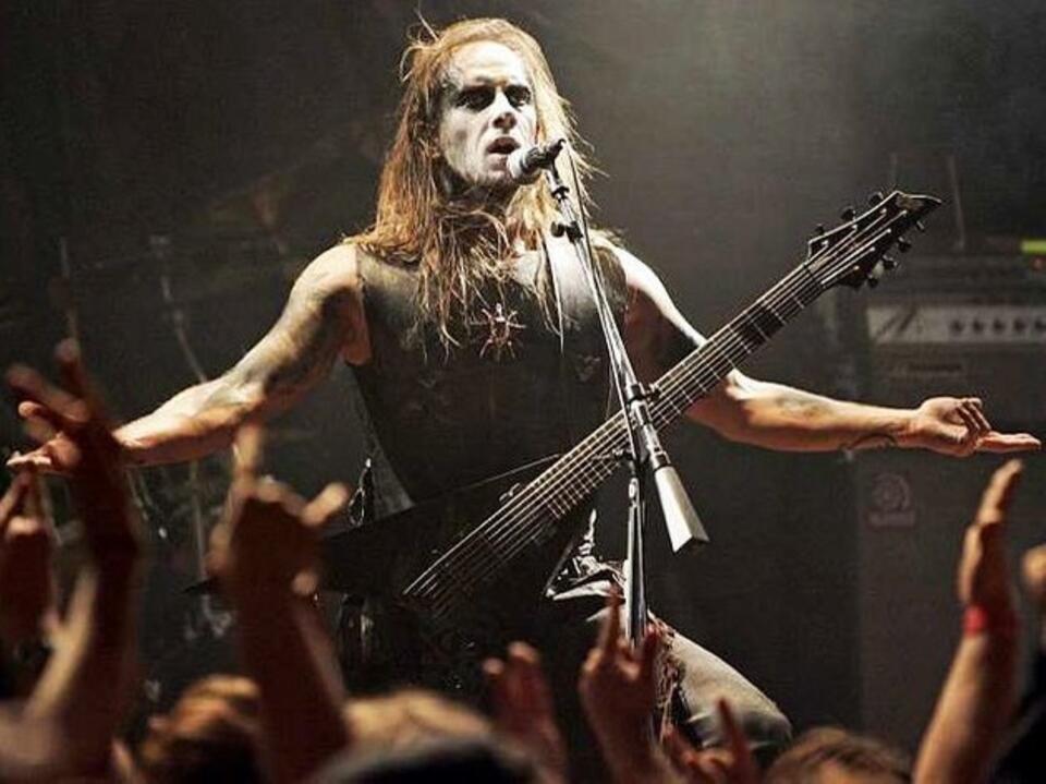 Nergal w czasie koncertu Behemotha. fot. PAP/EPA