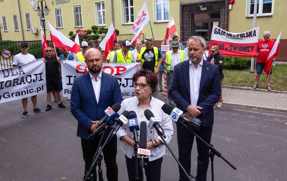 Kontrola poselska PiS / autor: PAP/Krzysztof Ćwik