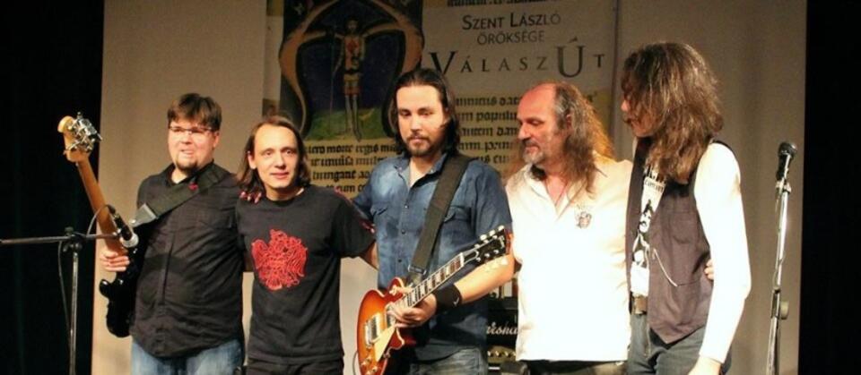 Zespół VálaszÚt, Zsolt Szebelédi (drugi od lewej) / autor: Facebook VálaszÚt