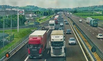 UE przyjęła przepisy w sprawie przewoźników drogowych