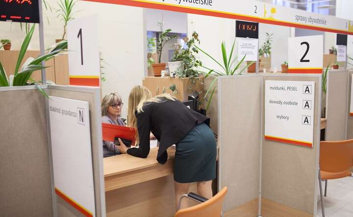 Według planów MSWiA wizyta w urzędzie w sprawie adresu nie będzie potrzebna, bo adres zamieszkania będzie można zgłaszać przez aplikację mObywatel / autor: Fratria / Andrzej Wiktor