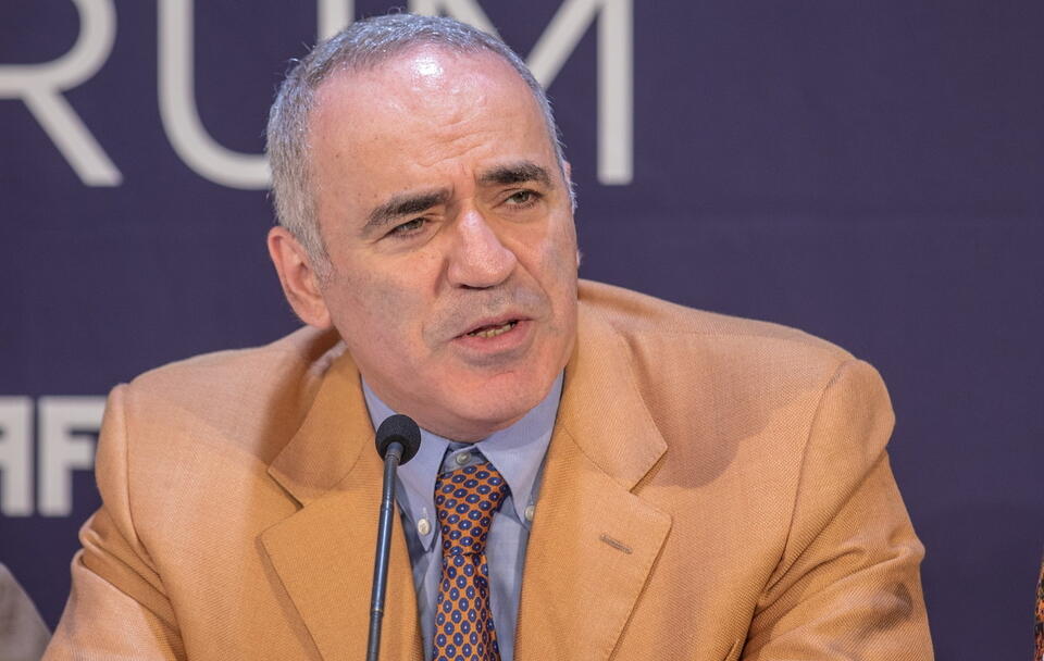 Garri Kasparow / autor: Tore Sætre, CC BY-SA 4.0 <https://creativecommons.org/licenses/by-sa/4.0>, via Wikimedia Commons