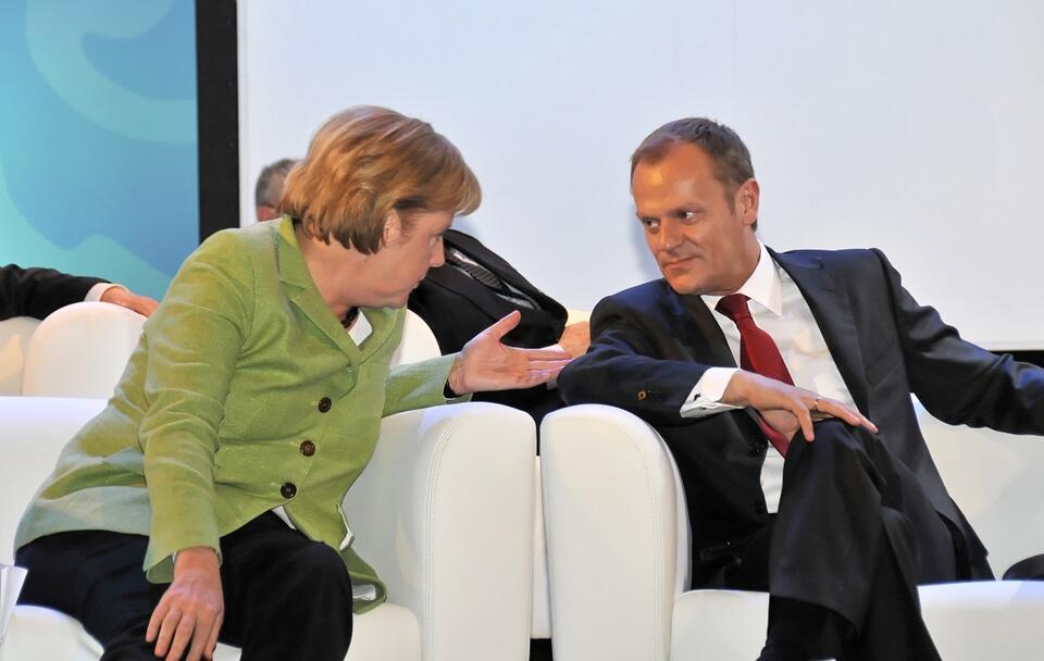 Angela Merkel i Donald Tusk podczas kongresu EPL w Warszawie / autor: wikimedia commons/European People's Party/EPP Congress Warsaw/CC BY 2.0