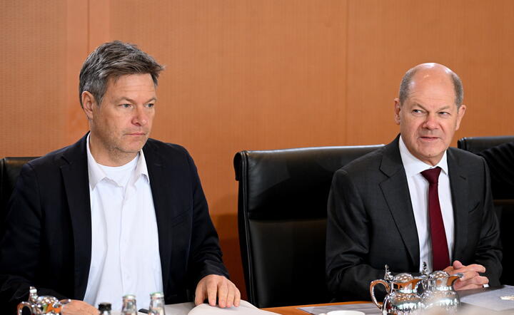 kanclerz Niemiec Olaf Scholz i niemiecki minister gospodarki Robert Habeck (L) / autor: fotoserwis PAP