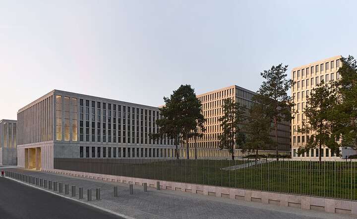 Siedziba centrali niemieckiego wywiadu Bundesnachrichtendienst (BND) w Berlinie / autor: Autorstwa Jan Kleihues (Stefan Müller, photographer) - Praca własna, CC BY-SA 4.0, https://commons.wikimedia.org/w/index.php?curid=81265748