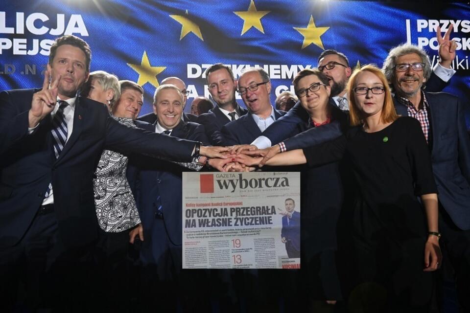autor: PAP/Radek Pietruszka/zdjęcie 'Gazeta Wyborcza'
